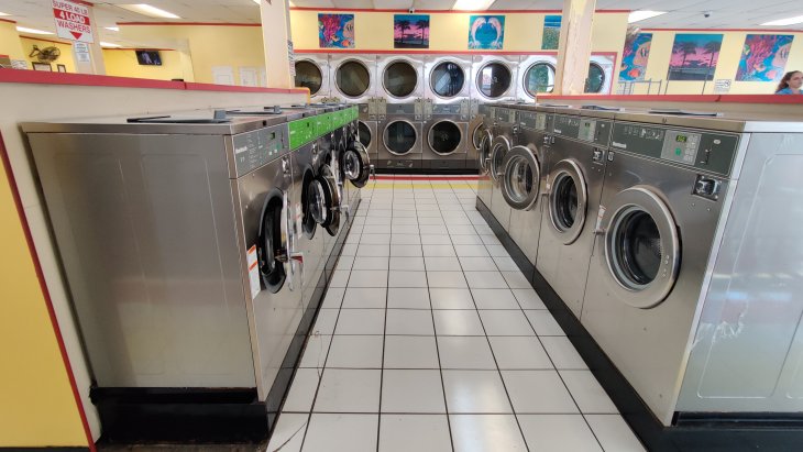 Well Equipped Laundromat in Southbay L.A. Main Image #1